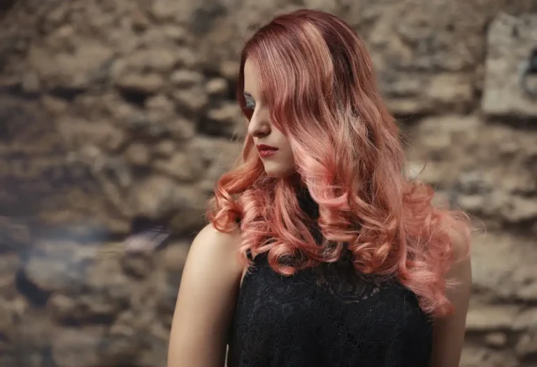 Strawberry Blonde Hair: The Perfect Blend of Red and Blonde Shades